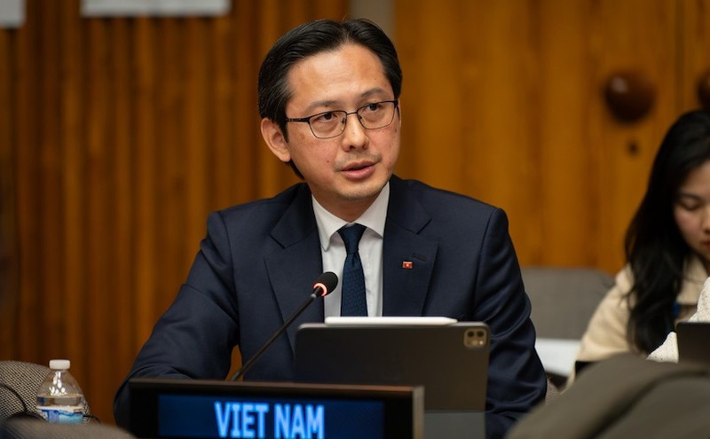 Глава Постоянного миссии Вьетнама при ООН Посол До Хунг Вьет выступает на мероприятии. Фото: ВИА