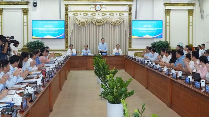 Общий вид конференции города Хошимин по подведению итогов социально-экономического развития в 2025 году и определению задач на 2026 год. Фото: ВИА