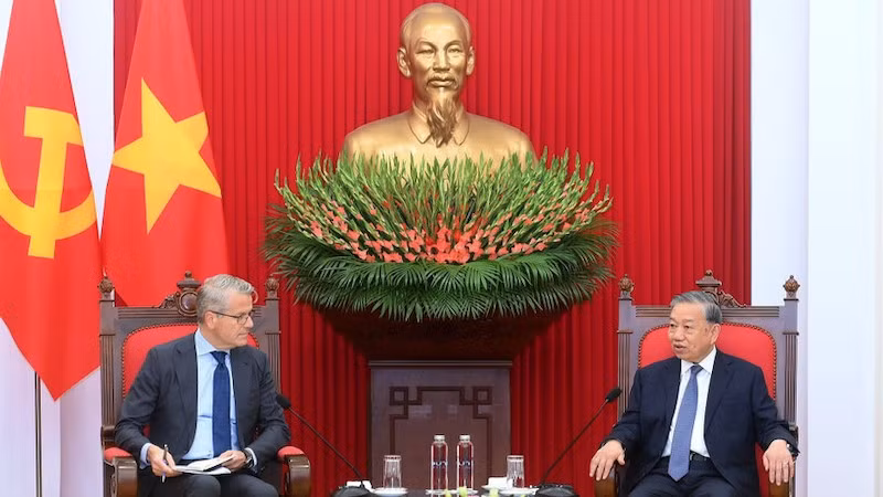 Генеральный секретарь ЦК КПВ То Лам и исполнительный директор корпорации A.P.Moller – Maersk. Фото: Данг Кхоа