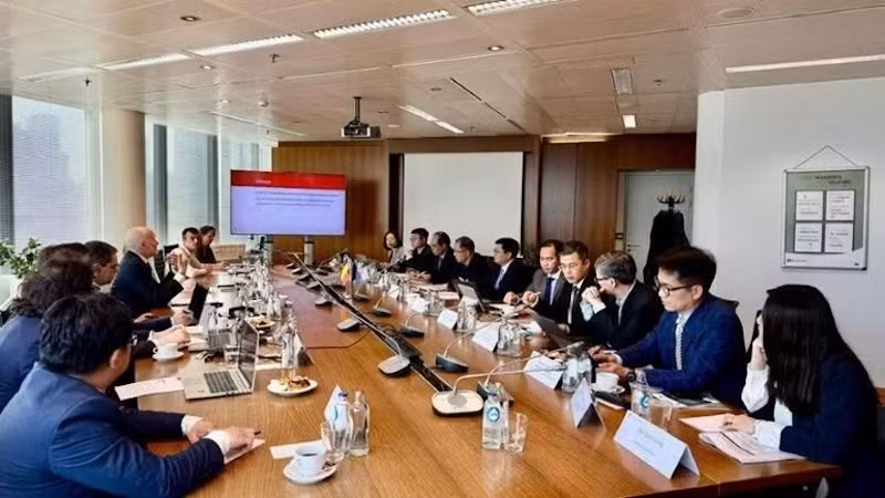 Делегация проводит рабочую встречу с FPS Economy.