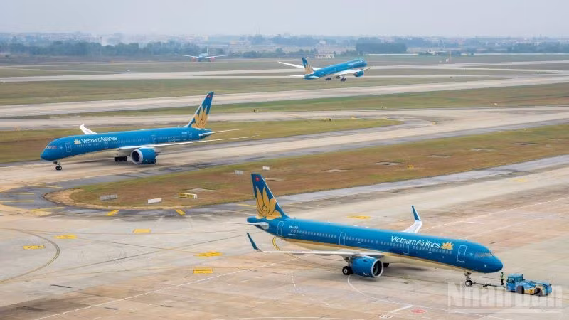 Гражданская авиация Вьетнама занимает особое место как специфическая, современная и передовая отрасль экономики и техники.