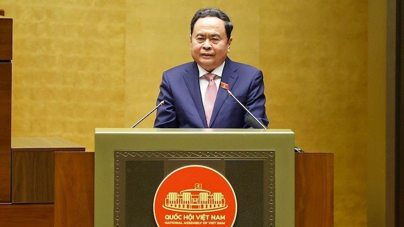 Председатель НС Чан Тхань Ман выступает на встрече. Фото: ВИА