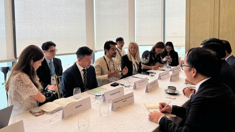 Общий вид встречи.