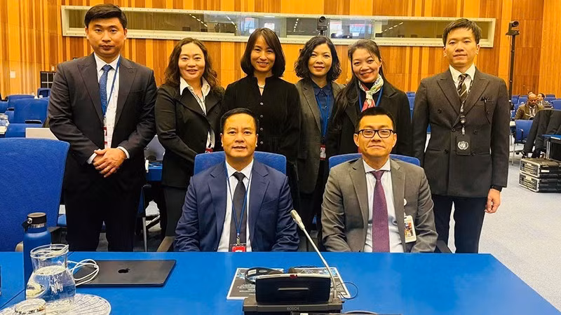 Делегация Вьетнама на сессии.