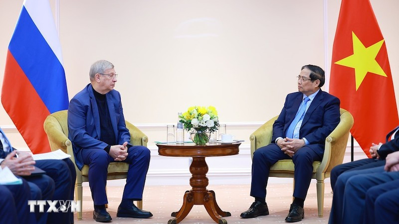 Премьер-министр Фам Минь Тьинь и председатель совета директоров АФК «Система» Владимир Петрович Евтушенков. Фото: ВИА