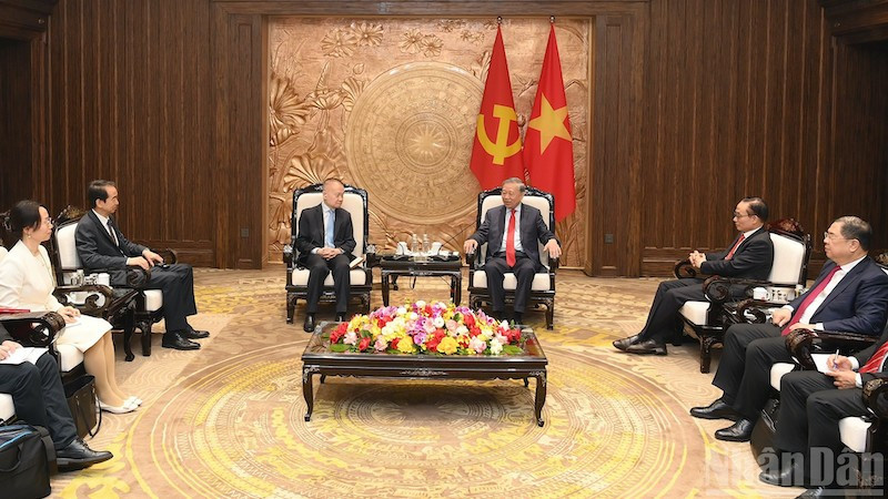 Общий вид приема. Фото: Данг Кхоа