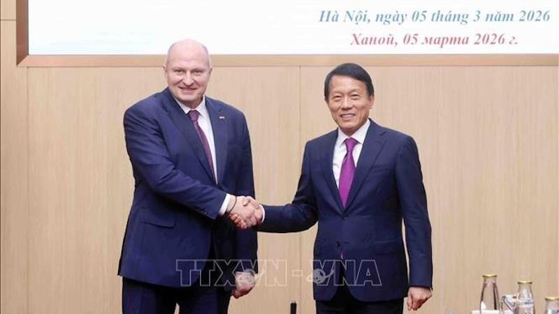 Министр Лыонг Там Куанг и глава МЧС Александр Куренков. Фото: ВИА