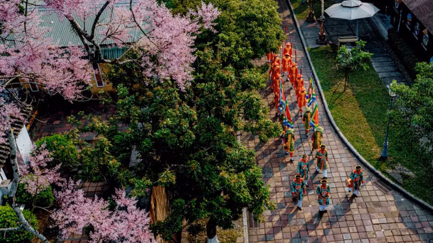 Хюэ завораживает в сезон цветения дерева нгодонг