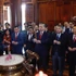 Генеральный секретарь ЦК КПВ То Лам и центральная делегация воскуряют благовония в память о Президенте Хо Ши Мине. Фото: ВИА