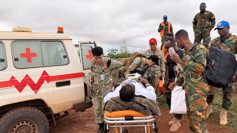 Врачи Военно-полевого госпиталя второго уровня № 6 экстренно спасли тяжелого пациента в Южном Судане.