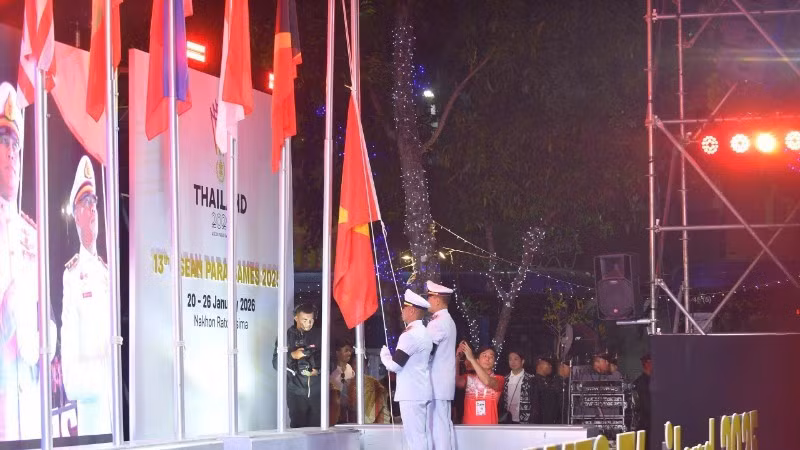 Церемония поднятия флага 13-х Параигр Юго-Восточной Азии.