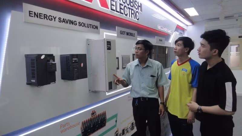 Подготовка кадров для автоматизации в Высокотехнологичном парке города Хошимина.