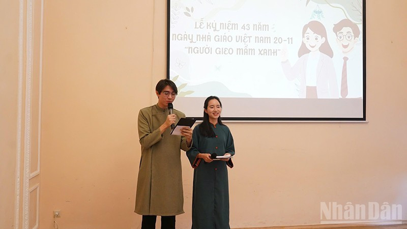 Церемония празднования 43-й годовщины Дня вьетнамского учителя в России.