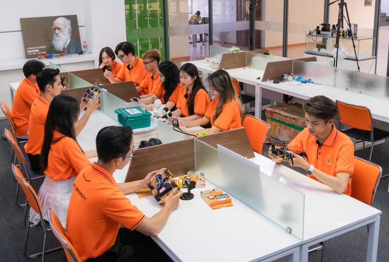 Студенты Университета FPT на учебном занятии. (Фото: Vietnam+)