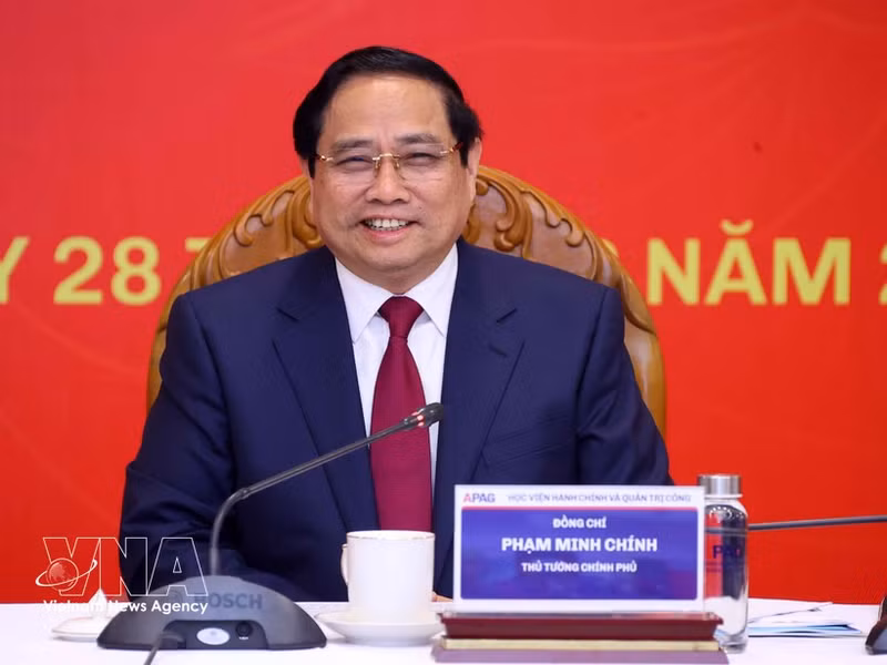 Премьер-министр Фам Минь Тьинь на рабочей встрече с Академией государственного управления и публичного администрирования. (Фото: ВИА)