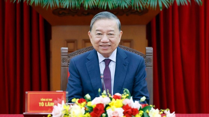 Генеральный секретарь ЦК КПВ То Лам.