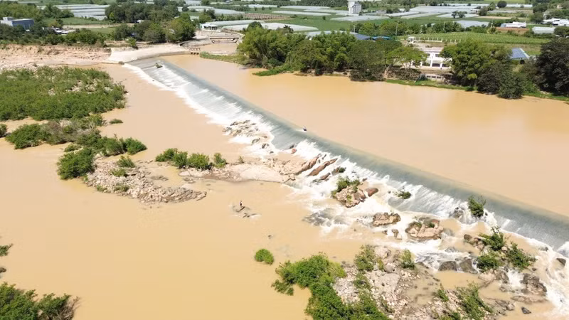 Плотина была построена в месте со стабильным течением, что повышает её устойчивость к наводнениям и свидетельствует о богатом опыте древних чамов в области гидротехники. (Фото: ВИА)