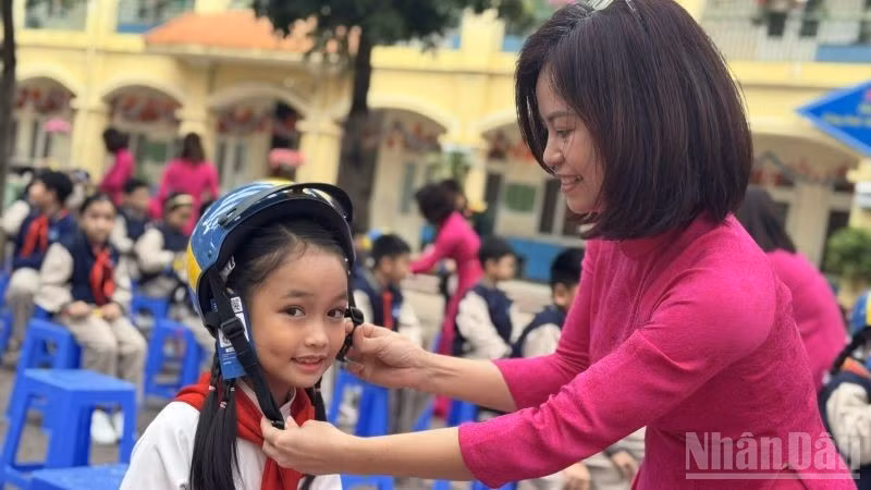 Передача послания «Шлем безопасности – Безопасность для детей». (Фото: HNV)