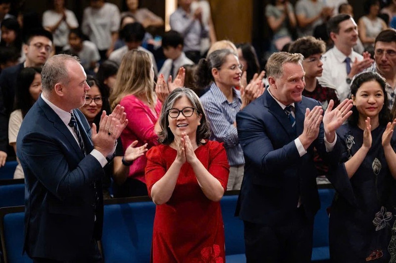 Учительница Май Бить Тхюи была удостоена Премии за выдающееся лидерство 2025 года.