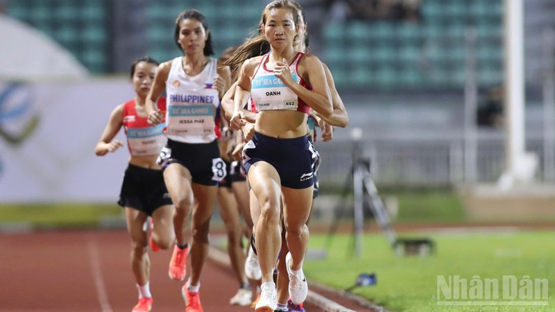 Нгуен Тхи Оань опережает соперниц на дистанции. (Фото: Хоанг Минь)