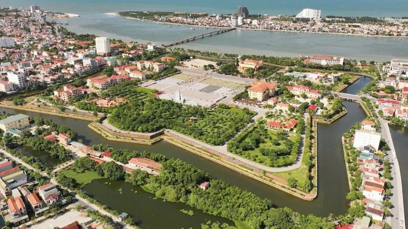 Политико-административный центр провинции Куангчи, расположенный в городе Донгхой, обладает значительным потенциалом для дальнейшего развития.