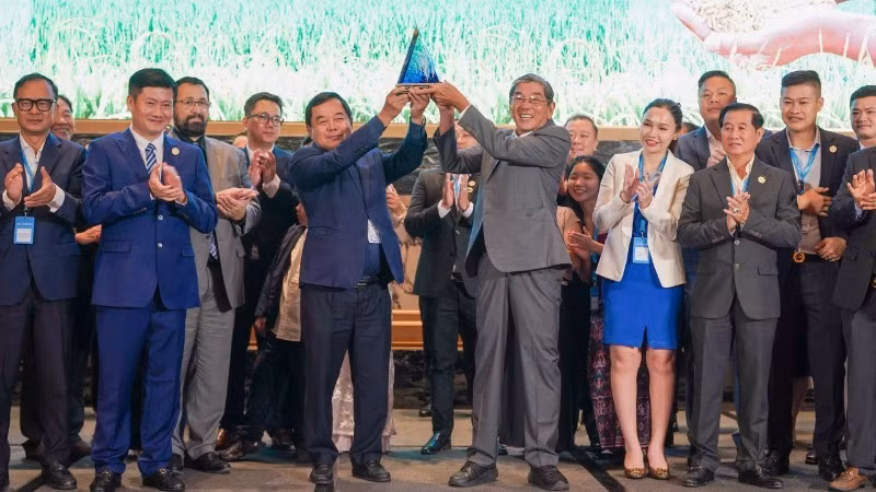 Рис «Ong Cua ST25» (Вьетнам) и рис «Phka Romdoul» (Камбоджа) признаны победителями конкурса «Лучший рис мира» 2025 года.