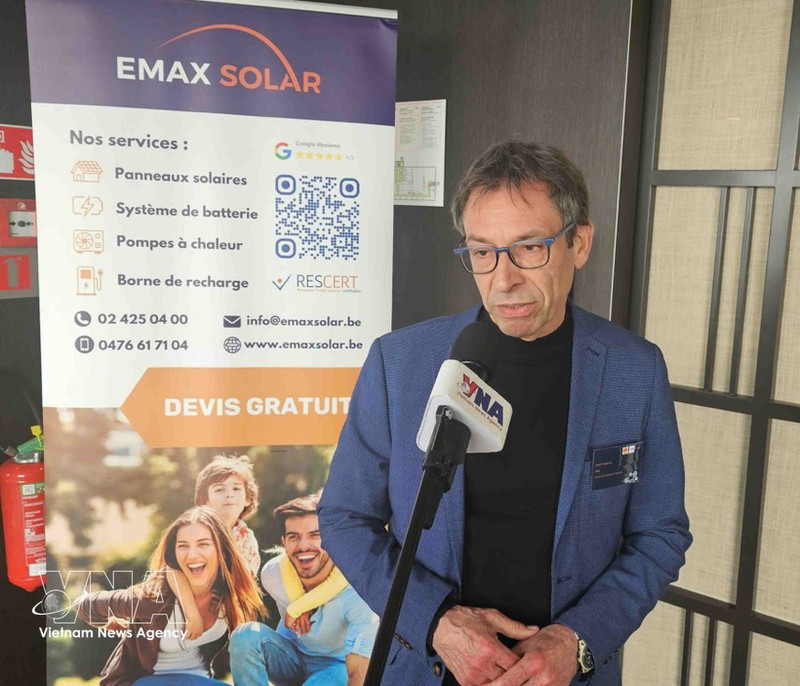 Профессор Геерт Ангенон, Свободный университет Брюсселя (VUB), даёт интервью корреспонденту ВИА в Брюсселе (Бельгия). (Фото: ВИА)