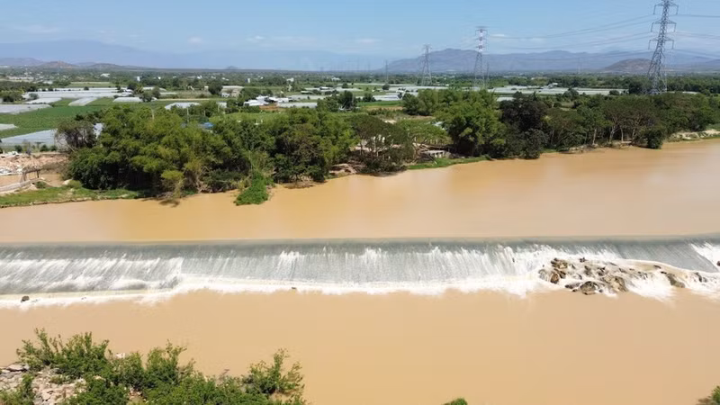 Плотина Ня-чинь (коммуна Мишон, провинция Кханьхоа), возведённая чамами около XII века для накопления воды и орошения, до сих пор эффективно функционирует и считается настоящим инженерным достижением. (Фото: ВИА)
