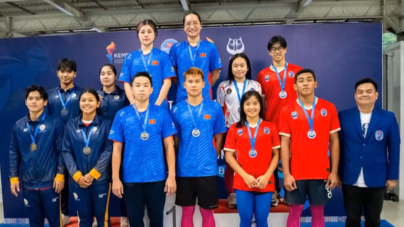 Вьетнамские спортсмены впечатляюще соревновались на чемпионате. (Фото: Вьетнамская ассоциация водных видов спорта)