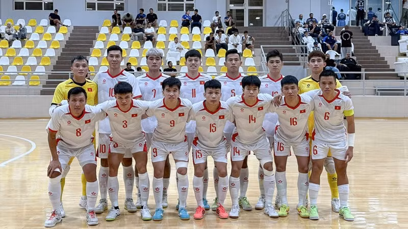 Сборная Вьетнама по футзалу на тренировочном сборе в Кувейте. (Фото: VFF)