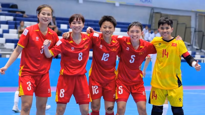 Вьетнамские игроки празднуют победу. (Фото: Thailand futsal)