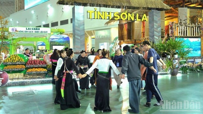 Район Шонла привлекает туристов, желающих познакомиться с его культурой. (Фото: ВИA)