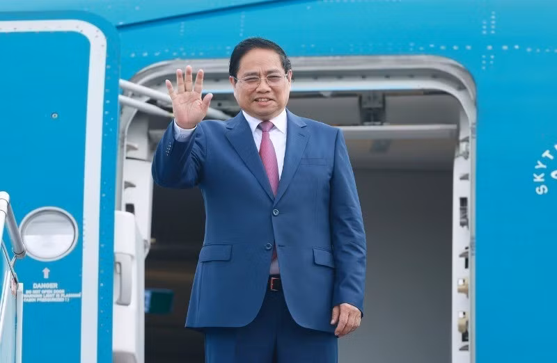 Премьер-министр Фам Минь Тьинь в в международном аэропорту Биньхай. Фото: ВИА