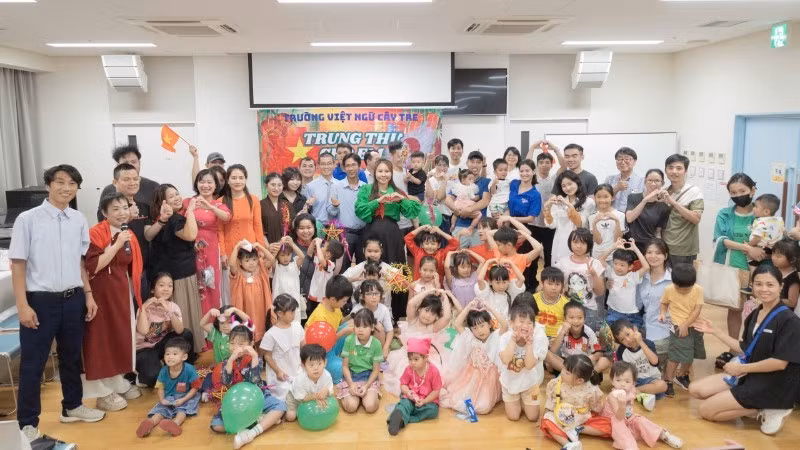 Школа «Бамбук» организовала программу празднования Чунгтху для школьников.