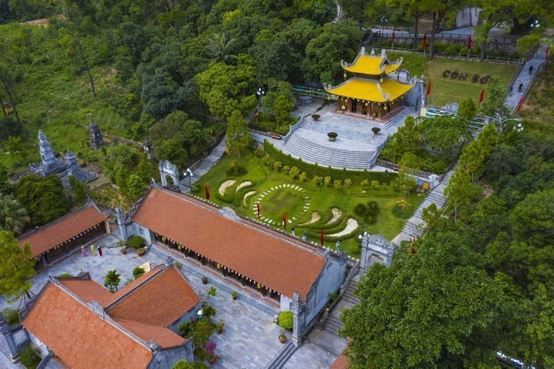 Пагода Коншон была построена во времена династий Динь и Ли (X–XII вв.), восстановлена в 1304 году и расширена в 1329 году Вторым патриархом Фап Лоа. (Фото: ВИА)