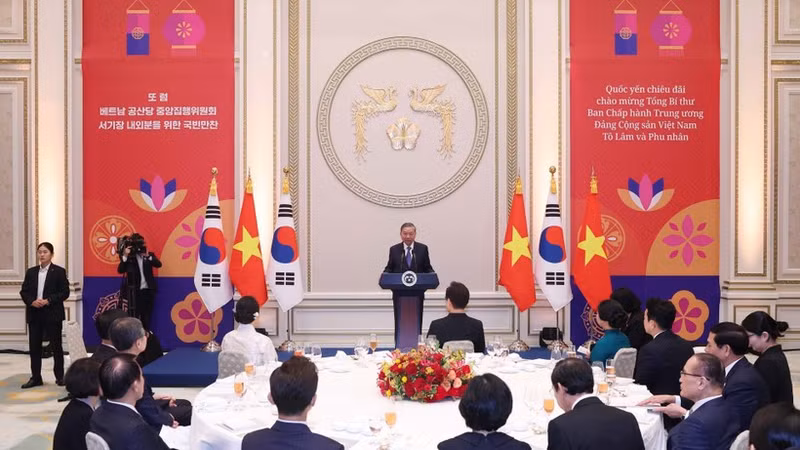 Генеральный секретарь ЦК КПВ То Лам выступает на мероприятии. Фото: ВИА