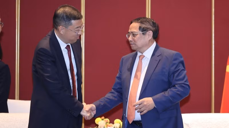 Премьер-министр Фам Минь Тьинь принимает господина Гэ Хайцзяо. Фото: VGP