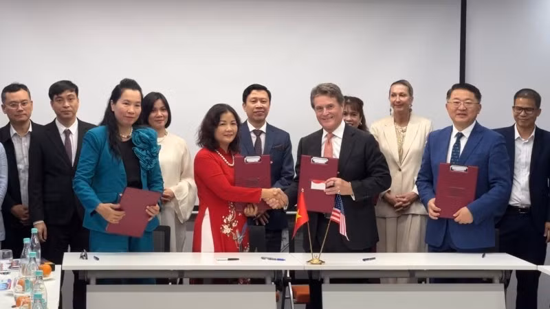 Руководители двух сторон подписывают Меморандум о взаимопонимании по сотрудничеству на период 2026-2030 годов.