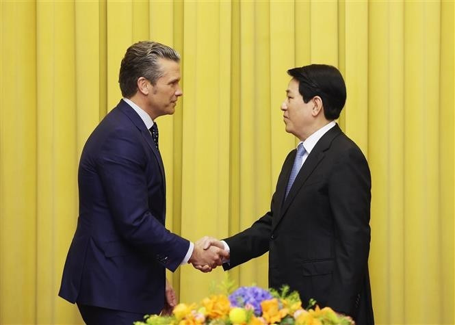 Президент Лыонг Кыонг принимает Министра войны США Пита Хегсета. (Фото: ВИА)