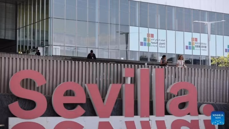 FFD4 проходит в Севилье (Испания) при участии около 50 мировых лидеров. Фото: Синьхуа