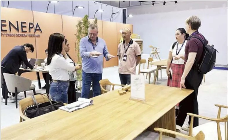 Деревообрабатывающая отрасль стремится повысить стоимость экспортной продукции. (Фото: nhandan.vn)