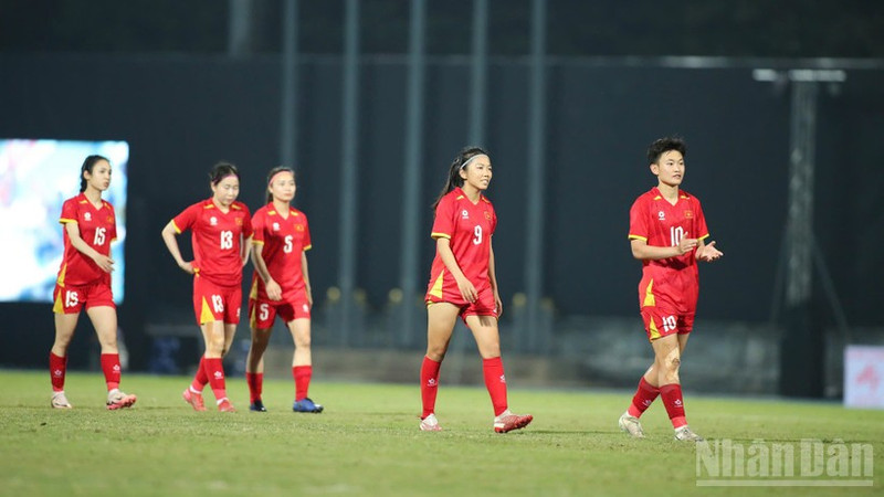 Женская сборная Вьетнама завершила выступление на SEA Games 33 с серебряной медалью. (Фото: Хоанг Минь)