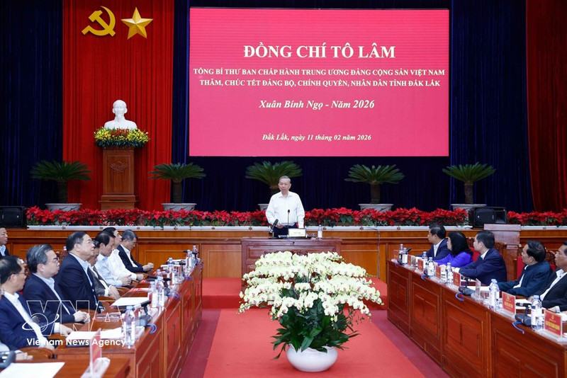 Генеральный секретарь То Лам выступает и поздравляет с наступающим Новым годом партийную организацию, власти и Народ провинции Даклак по случаю подготовки к встрече Нового года Бинь Нго. (Фото: ВИА)