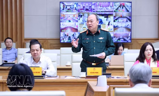 Генерал-лейтенант Ле Куанг Дао, заместитель начальника Генерального штаба Вьетнамской народной армии, выступает. (Фото: ВИА)