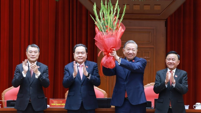 Центральный комитет КПВ XIV созыва единогласно избрал товарища То Лама Генеральным секретарем. (Фото: ВИА)