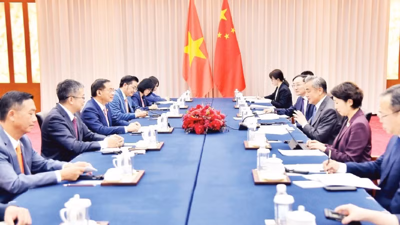 Вьетнамские и китайские дипломаты проводят переговоры в провинции Юньнань, КНР. (Фото: Посольство Вьетнама в Китае)