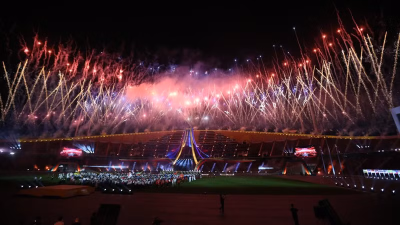 Зрелищный фейерверк на церемонии закрытия SEA Games 33.