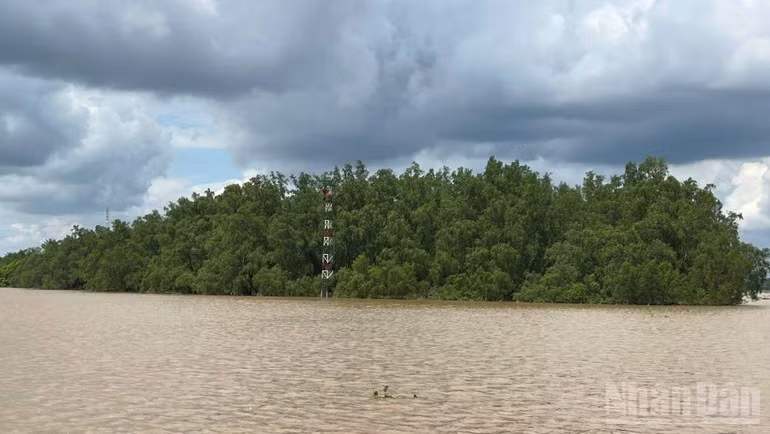Конхо лежит у тихой, спокойной реки Котьиен.