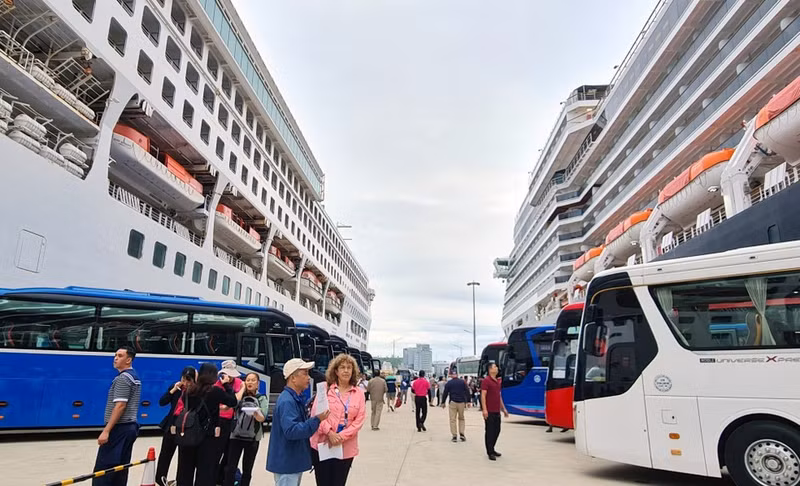 Ожидается, что Международный пассажирский порт Халонг примет около 32 000 туристов в последние два месяца года. (Фото: ВИА)