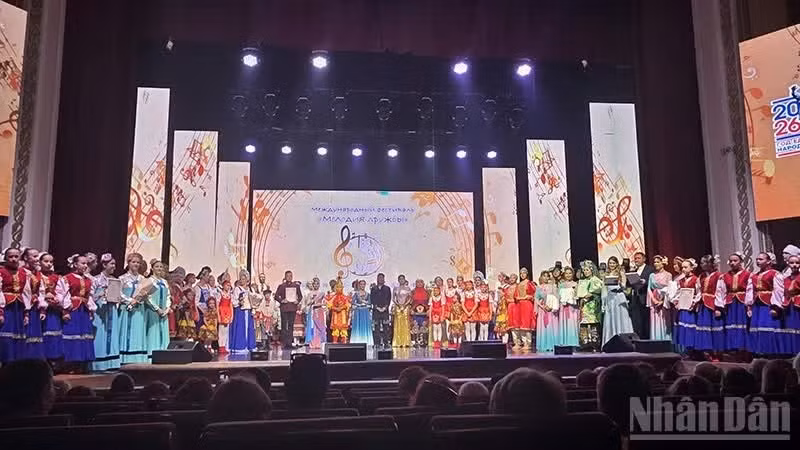 Представители различных национальных общин участвуют в фестивале «Мелодия дружбы».